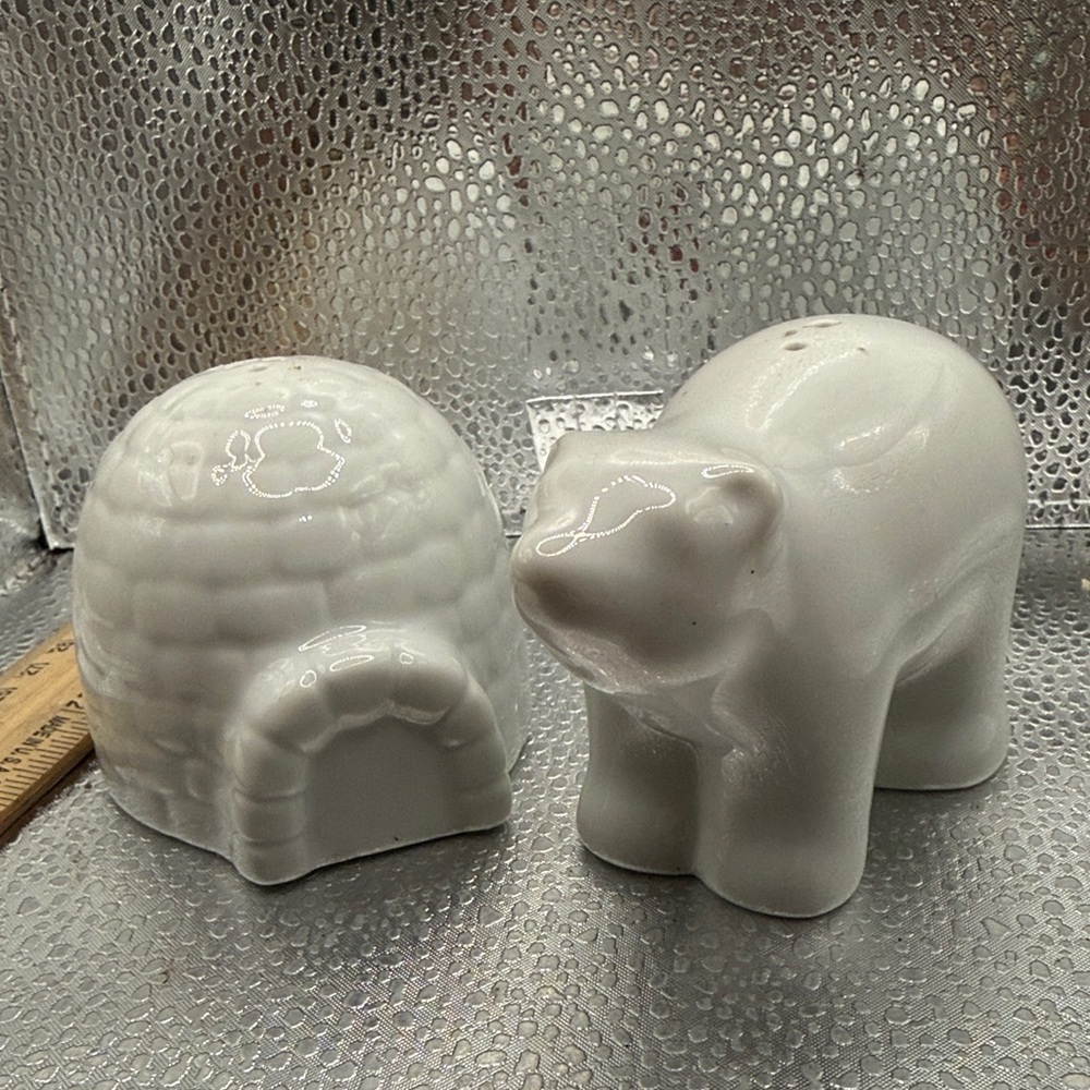 Food Network White Ceramic Bear and Igloo Decor S & P
